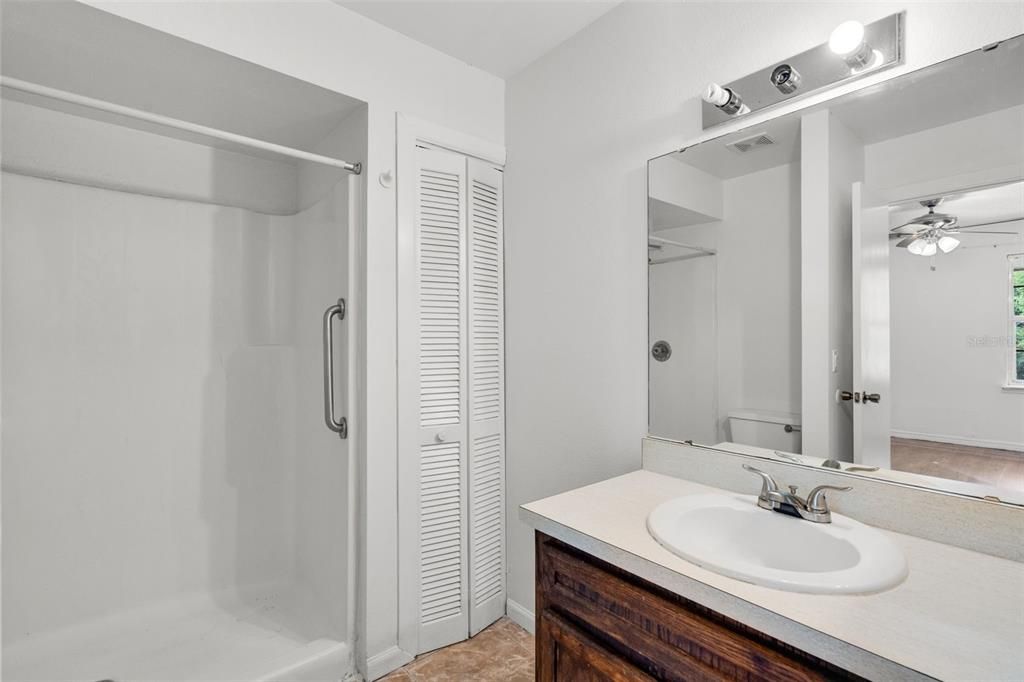 Active With Contract: $239,000 (2 beds, 2 baths, 1166 Square Feet)