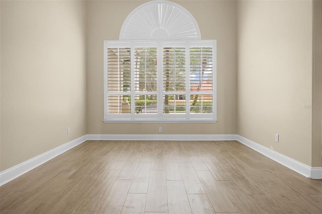 Под контрактом: $614,999 (5 спален, 3 ванн, 2848 Квадратных фут)