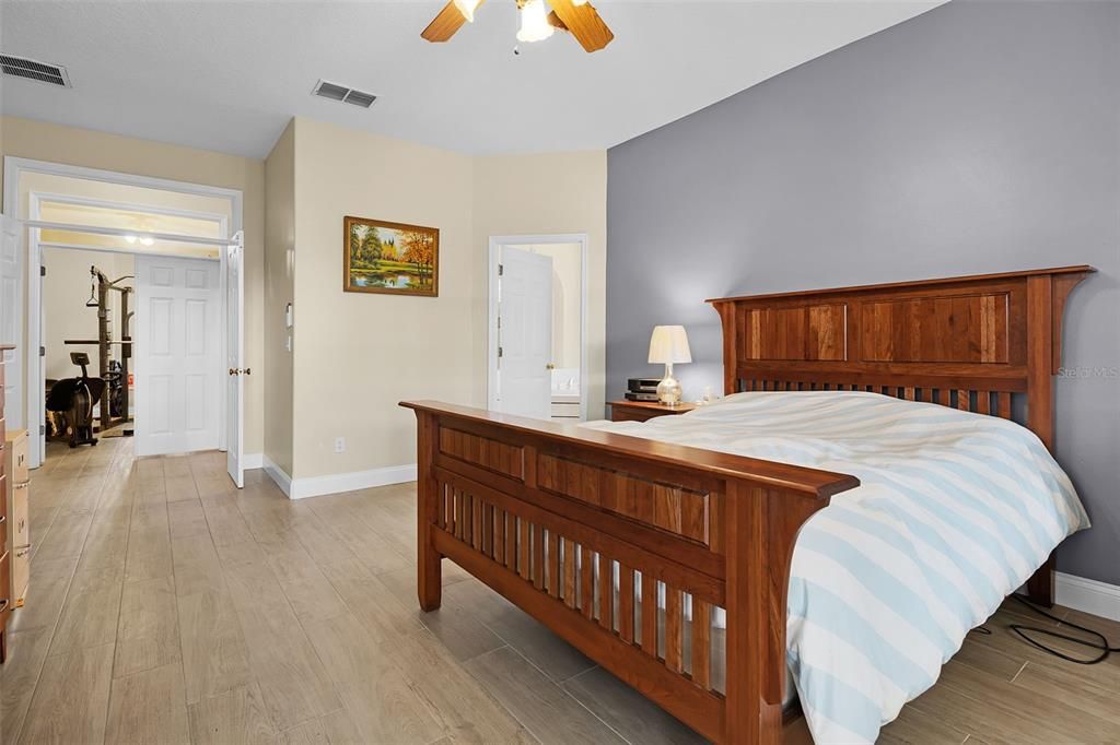 Под контрактом: $614,999 (5 спален, 3 ванн, 2848 Квадратных фут)