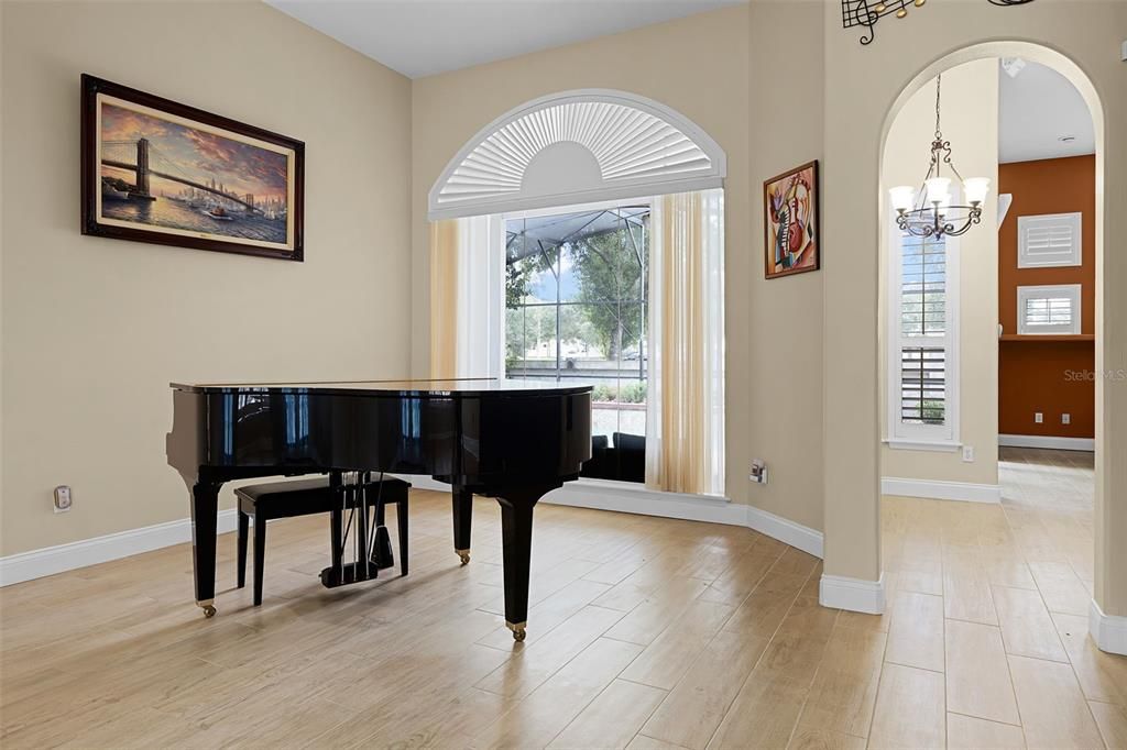 Под контрактом: $614,999 (5 спален, 3 ванн, 2848 Квадратных фут)