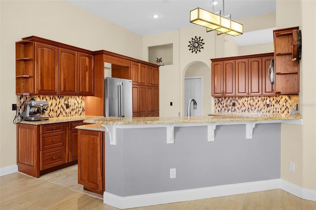 Под контрактом: $614,999 (5 спален, 3 ванн, 2848 Квадратных фут)