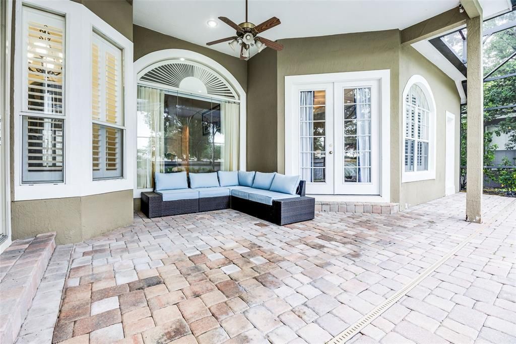 Под контрактом: $614,999 (5 спален, 3 ванн, 2848 Квадратных фут)