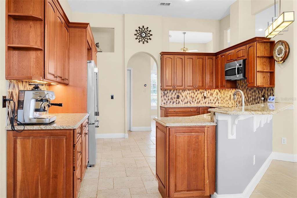 Под контрактом: $614,999 (5 спален, 3 ванн, 2848 Квадратных фут)