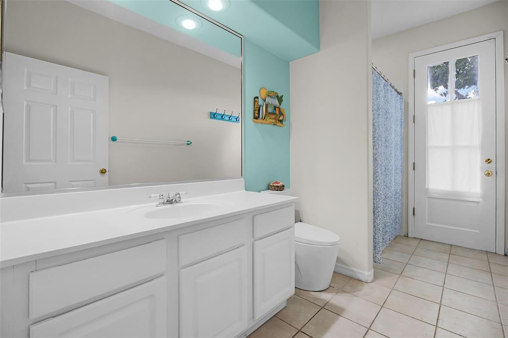 Под контрактом: $614,999 (5 спален, 3 ванн, 2848 Квадратных фут)