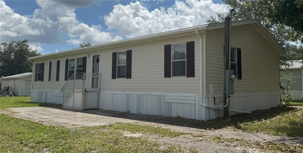 For Sale: $209,900 (3 beds, 2 baths, 1404 Square Feet)