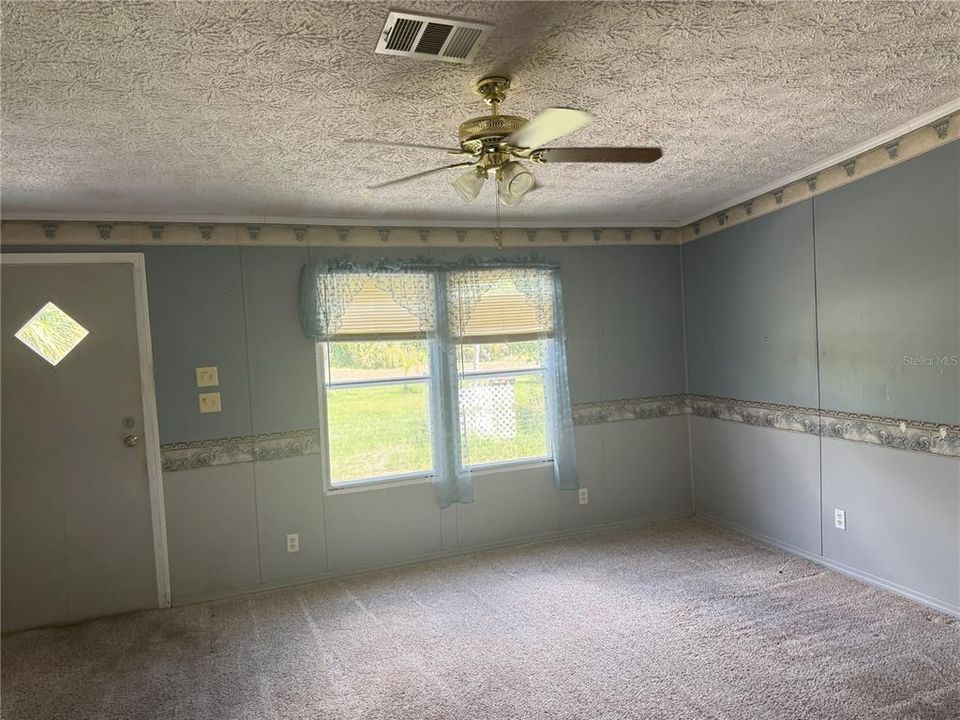 For Sale: $209,900 (3 beds, 2 baths, 1404 Square Feet)