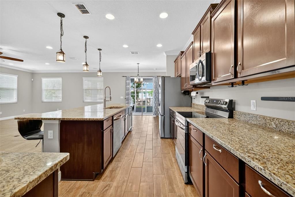 For Sale: $685,000 (7 beds, 5 baths, 4568 Square Feet)