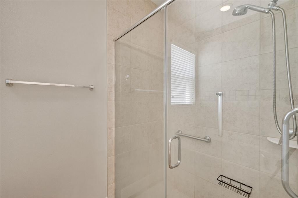 For Sale: $685,000 (7 beds, 5 baths, 4568 Square Feet)