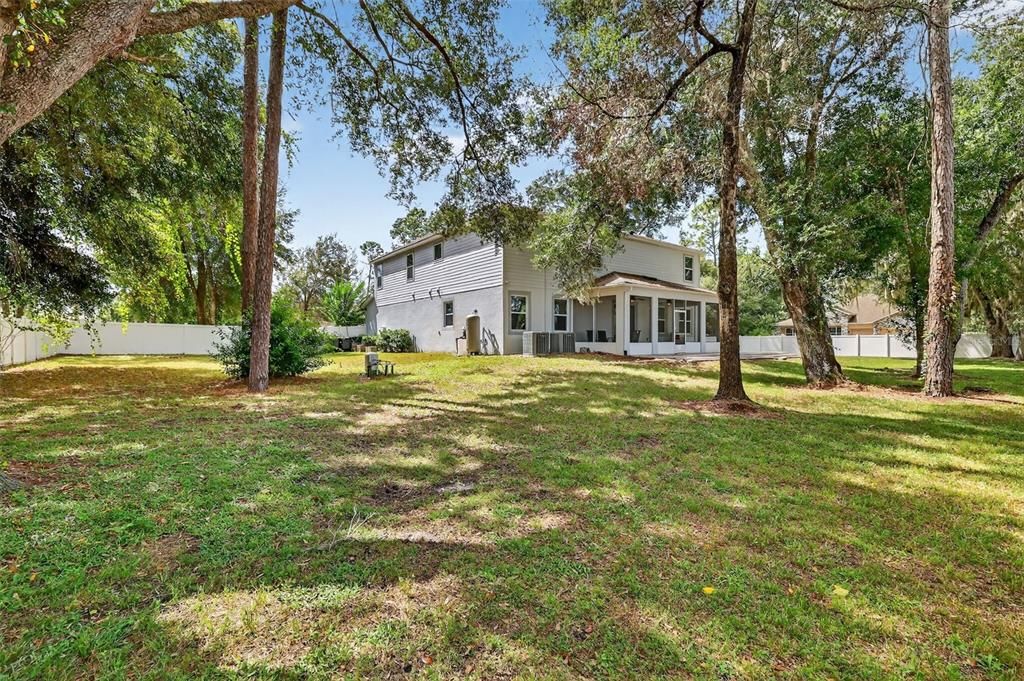 For Sale: $685,000 (7 beds, 5 baths, 4568 Square Feet)