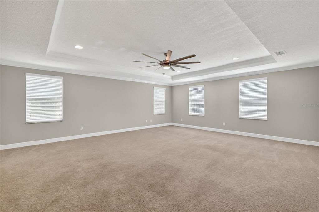 For Sale: $685,000 (7 beds, 5 baths, 4568 Square Feet)