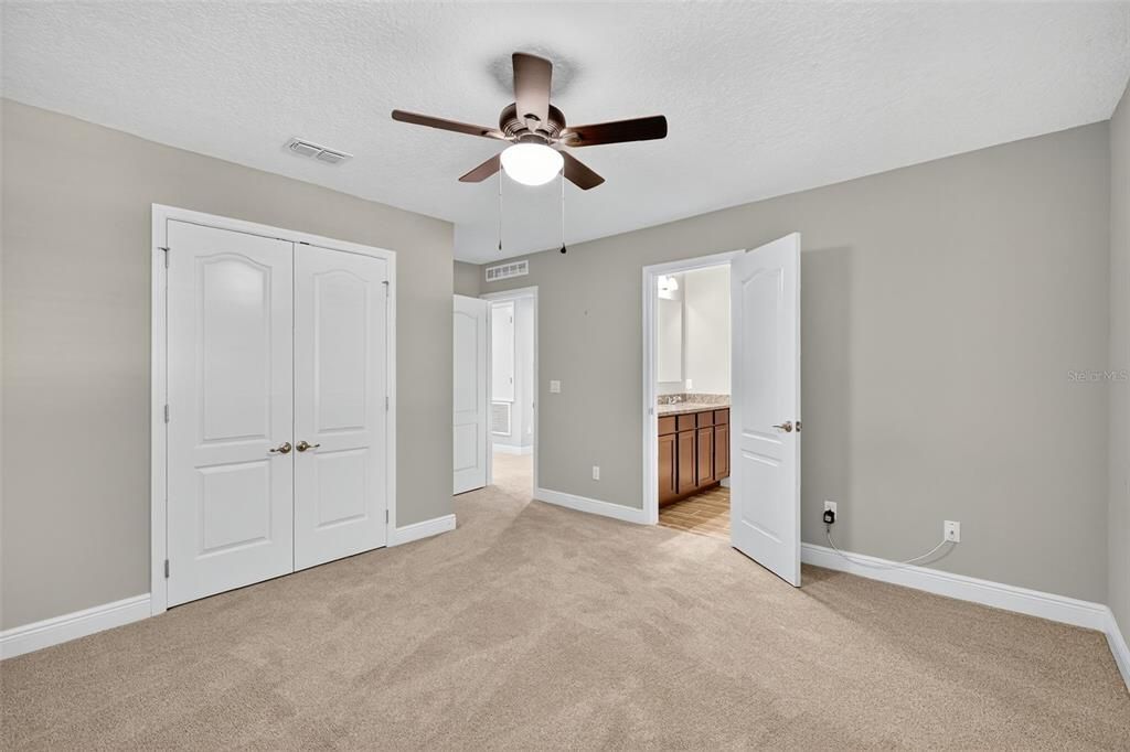 For Sale: $685,000 (7 beds, 5 baths, 4568 Square Feet)