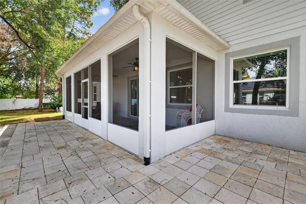 For Sale: $685,000 (7 beds, 5 baths, 4568 Square Feet)