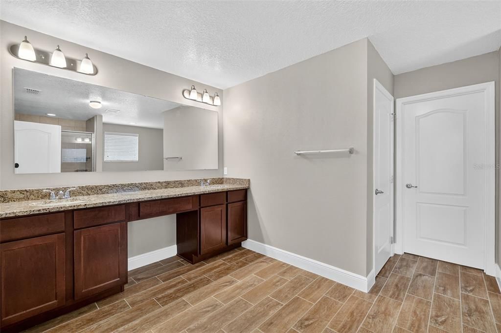 For Sale: $685,000 (7 beds, 5 baths, 4568 Square Feet)