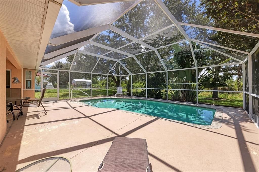 合同活跃: $379,000 (3 贝兹, 2 浴室, 1699 平方英尺)