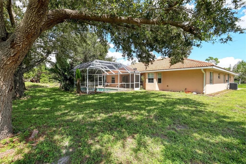 合同活跃: $379,000 (3 贝兹, 2 浴室, 1699 平方英尺)