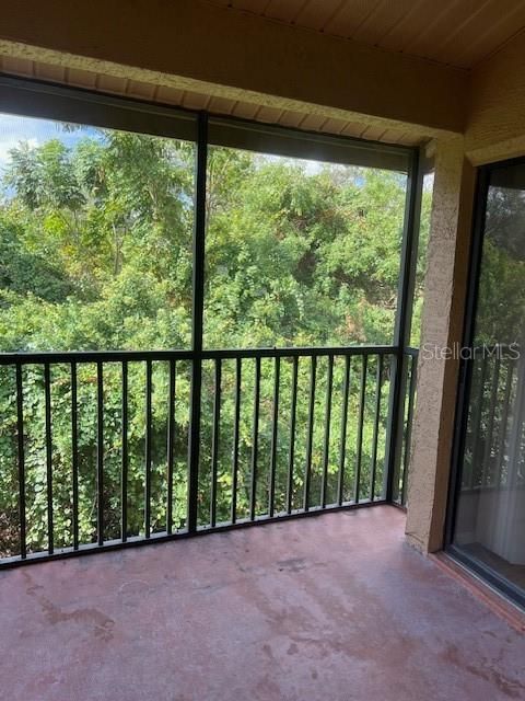 合同活跃: $2,000 (3 贝兹, 2 浴室, 1212 平方英尺)