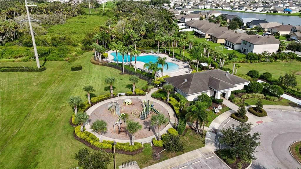 Под контрактом: $2,600 (4 спален, 2 ванн, 2068 Квадратных фут)