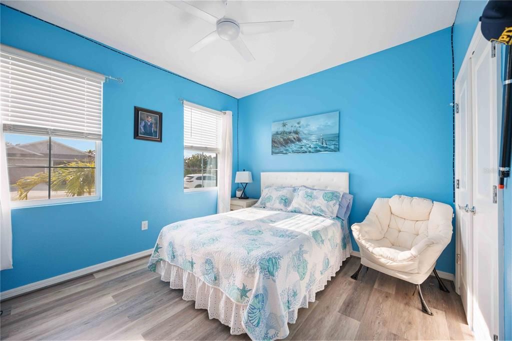 Под контрактом: $2,600 (4 спален, 2 ванн, 2068 Квадратных фут)