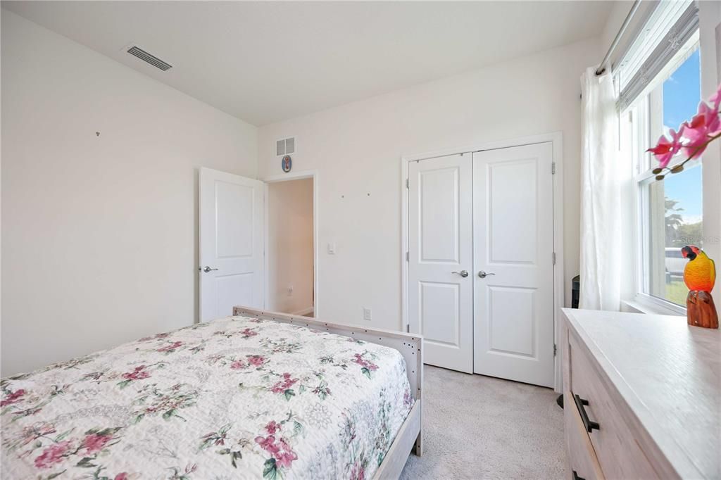 Под контрактом: $2,600 (4 спален, 2 ванн, 2068 Квадратных фут)