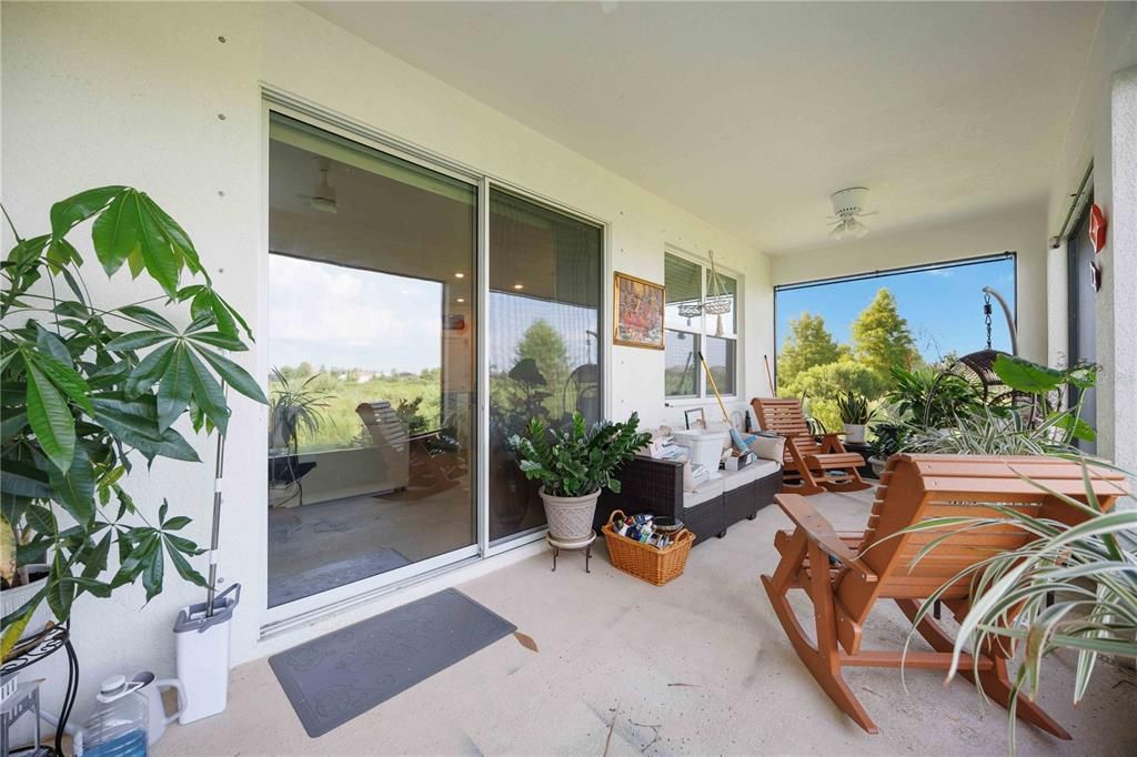 Под контрактом: $2,600 (4 спален, 2 ванн, 2068 Квадратных фут)