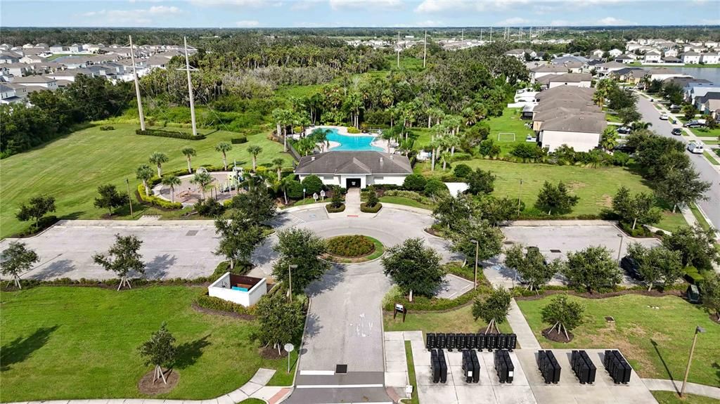 Под контрактом: $2,600 (4 спален, 2 ванн, 2068 Квадратных фут)