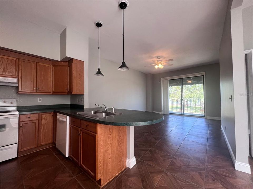 For Rent: $1,895 (2 beds, 2 baths, 1000 Square Feet)