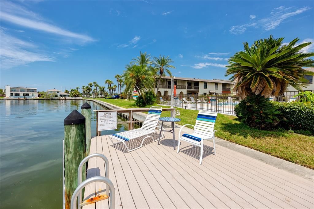 Activo con contrato: $215,000 (2 camas, 2 baños, 1145 Pies cuadrados)