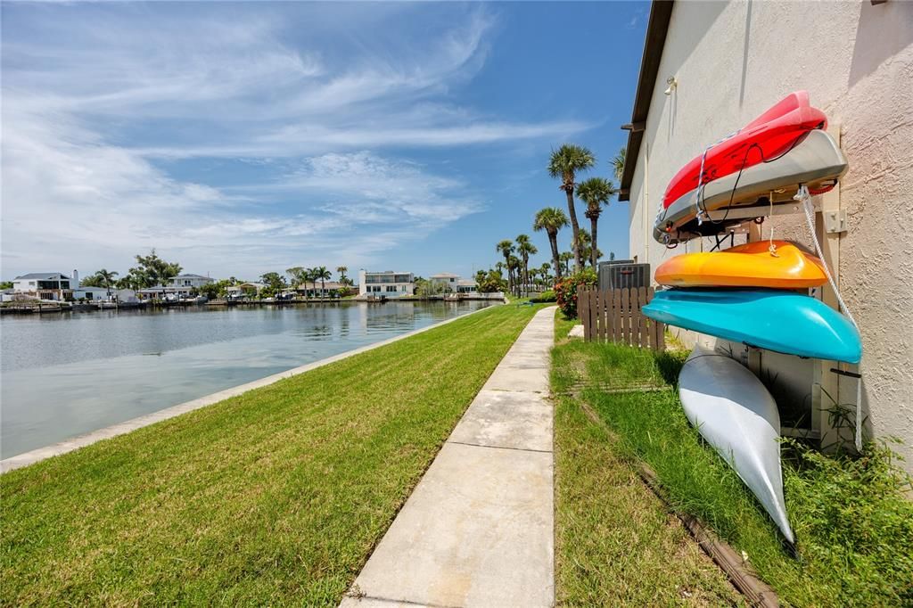 Activo con contrato: $215,000 (2 camas, 2 baños, 1145 Pies cuadrados)