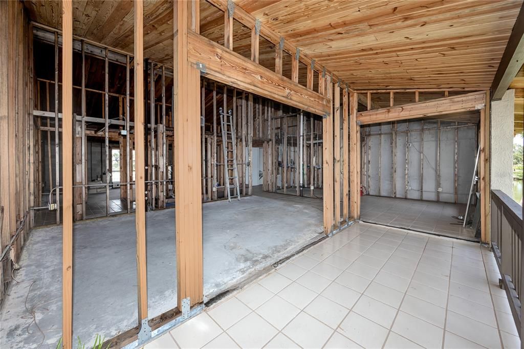 Activo con contrato: $215,000 (2 camas, 2 baños, 1145 Pies cuadrados)