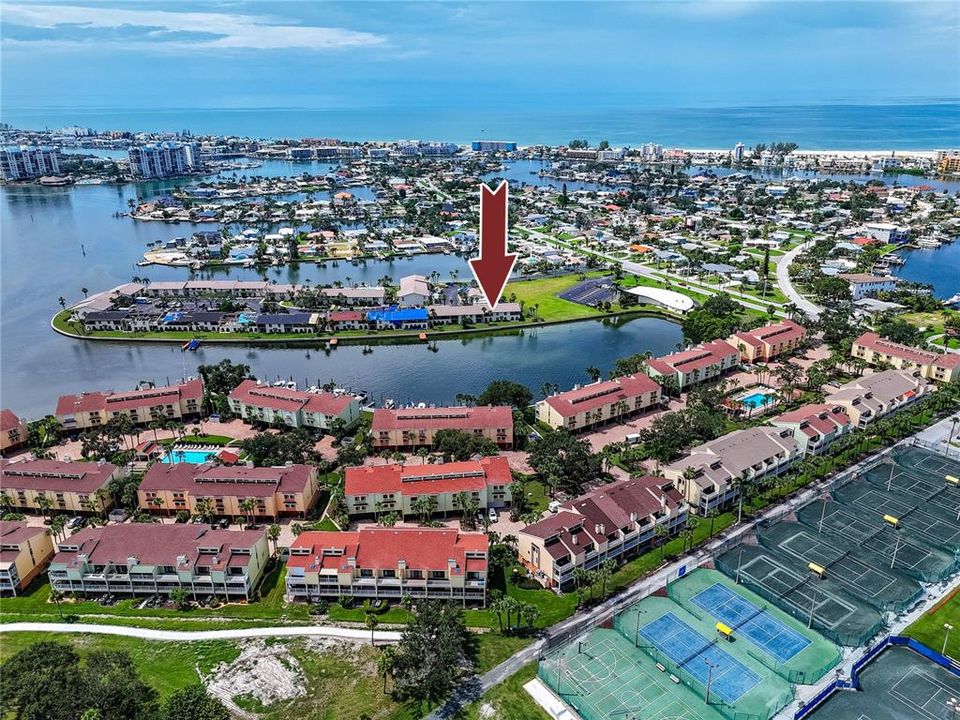 Activo con contrato: $215,000 (2 camas, 2 baños, 1145 Pies cuadrados)