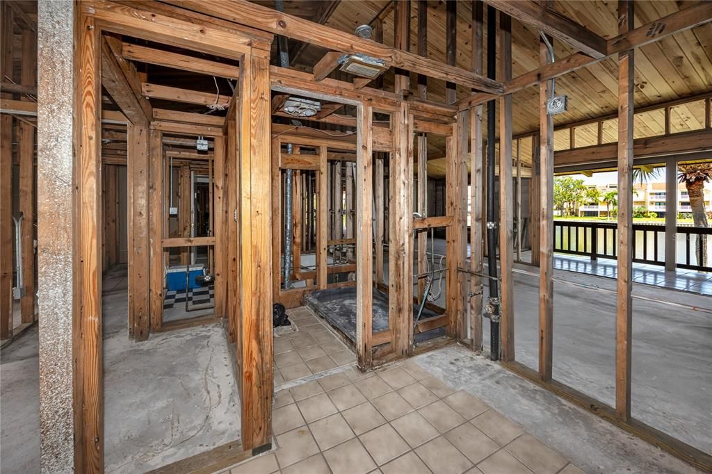 Activo con contrato: $215,000 (2 camas, 2 baños, 1145 Pies cuadrados)