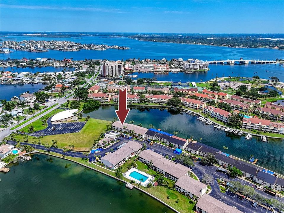 Activo con contrato: $215,000 (2 camas, 2 baños, 1145 Pies cuadrados)