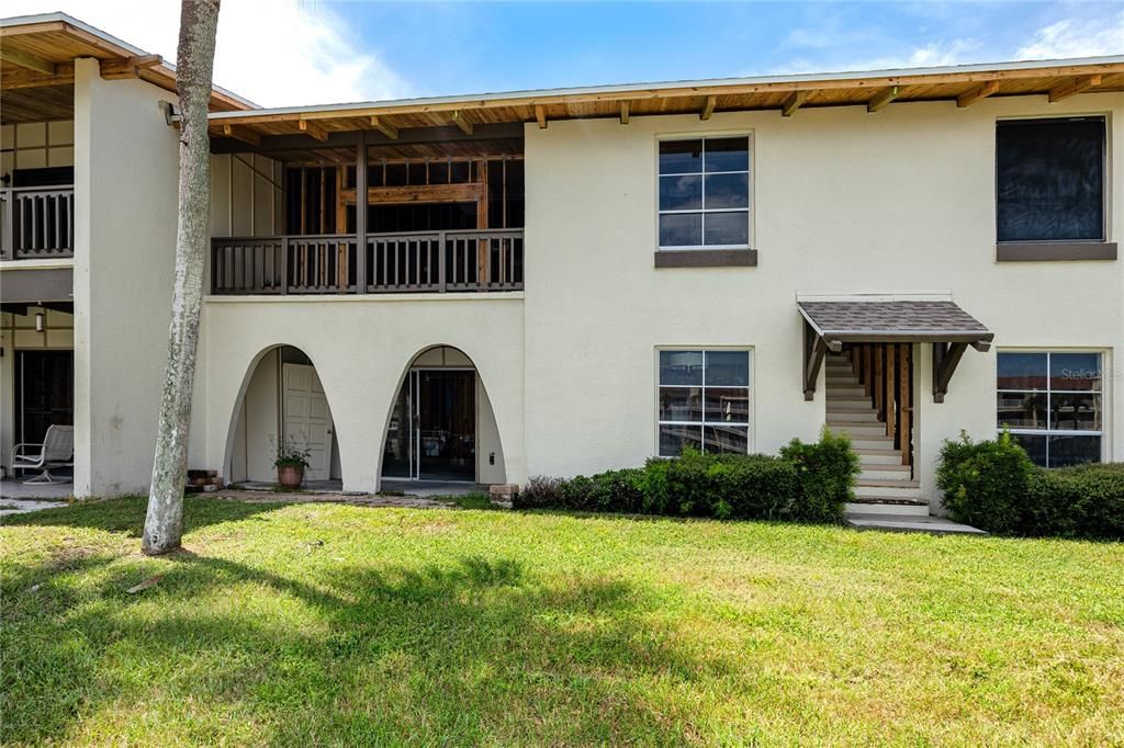 Activo con contrato: $215,000 (2 camas, 2 baños, 1145 Pies cuadrados)