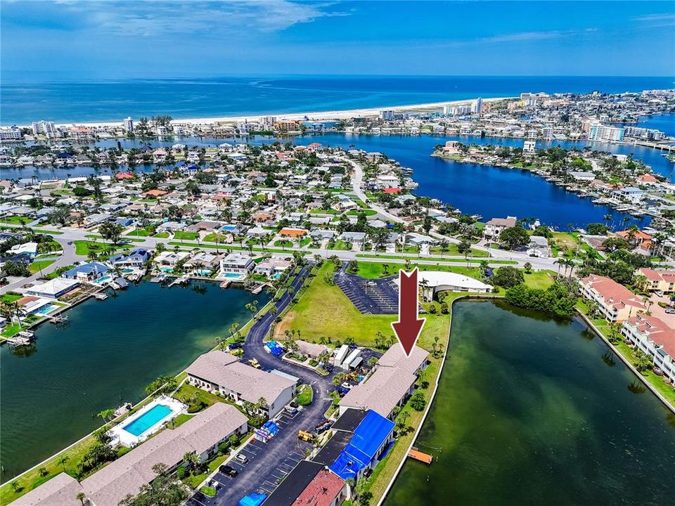 Activo con contrato: $215,000 (2 camas, 2 baños, 1145 Pies cuadrados)