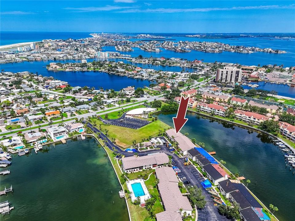 Activo con contrato: $215,000 (2 camas, 2 baños, 1145 Pies cuadrados)