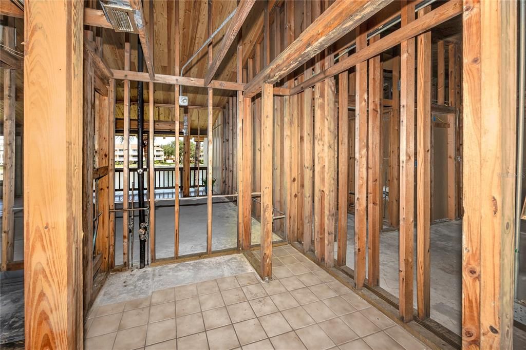 Activo con contrato: $215,000 (2 camas, 2 baños, 1145 Pies cuadrados)