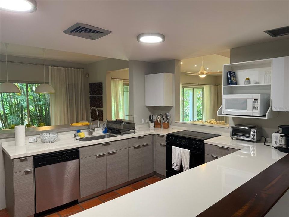 For Rent: $13,000 (3 beds, 3 baths, 3400 Square Feet)