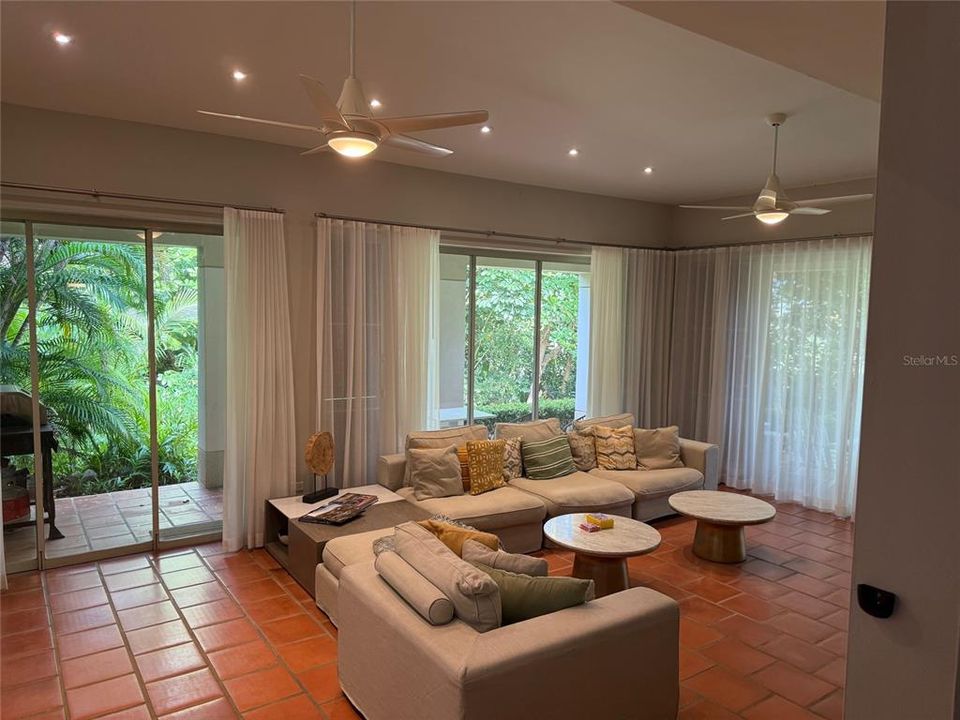 For Rent: $13,000 (3 beds, 3 baths, 3400 Square Feet)