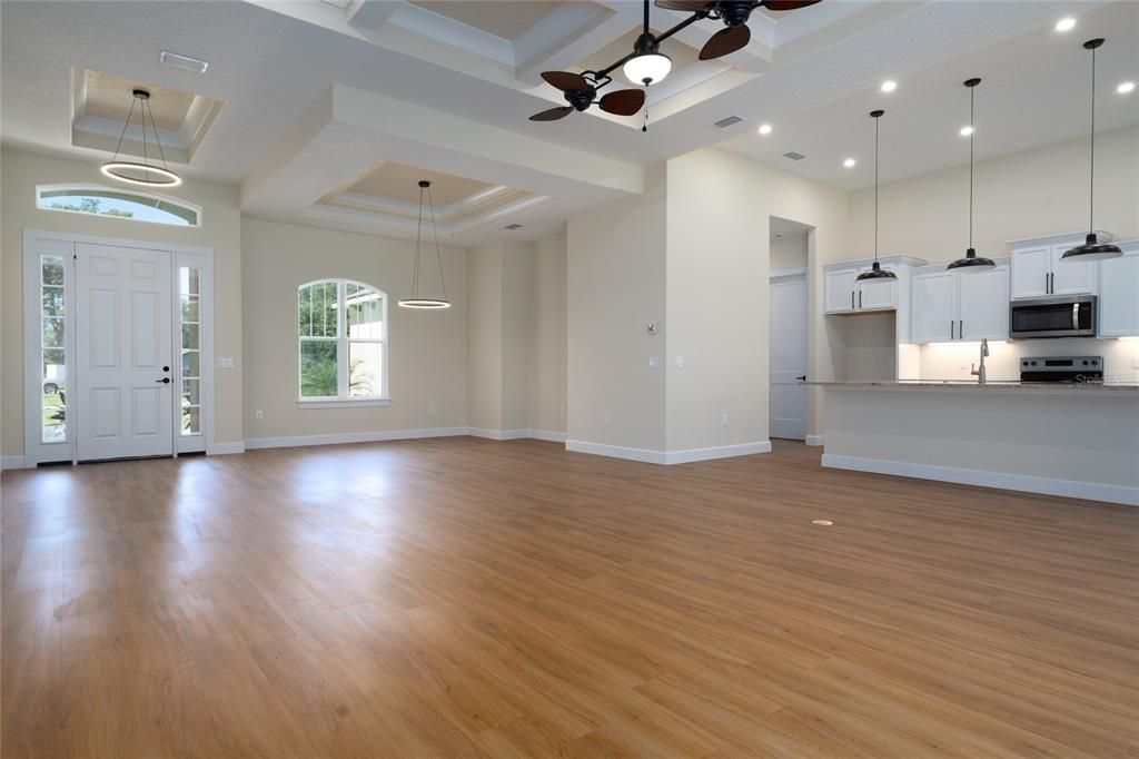 На продажу: $619,900 (3 спален, 3 ванн, 2545 Квадратных фут)