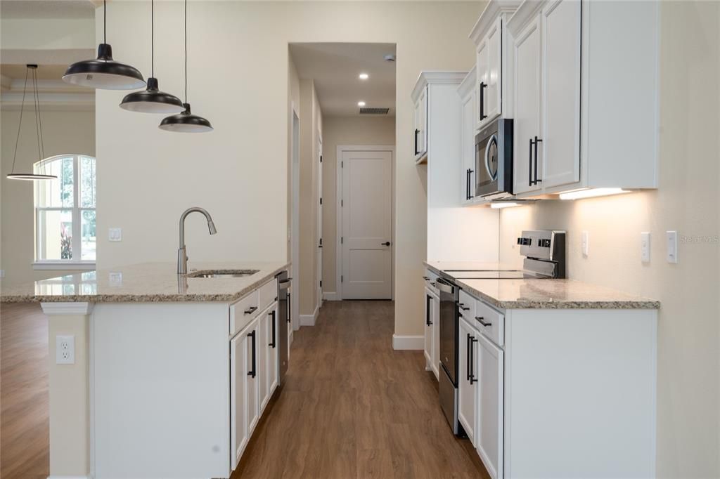 На продажу: $619,900 (3 спален, 3 ванн, 2545 Квадратных фут)