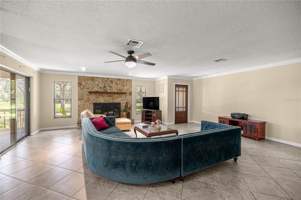 For Sale: $479,000 (3 beds, 2 baths, 1430 Square Feet)