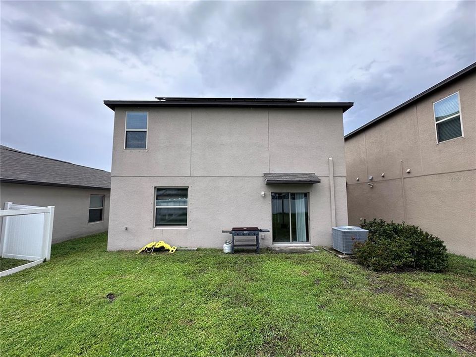 Под контрактом: $445,000 (4 спален, 2 ванн, 1914 Квадратных фут)