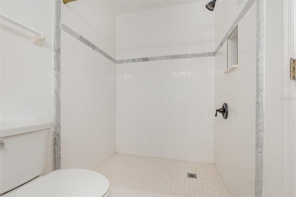 待售: $400,000 (3 贝兹, 2 浴室, 1955 平方英尺)