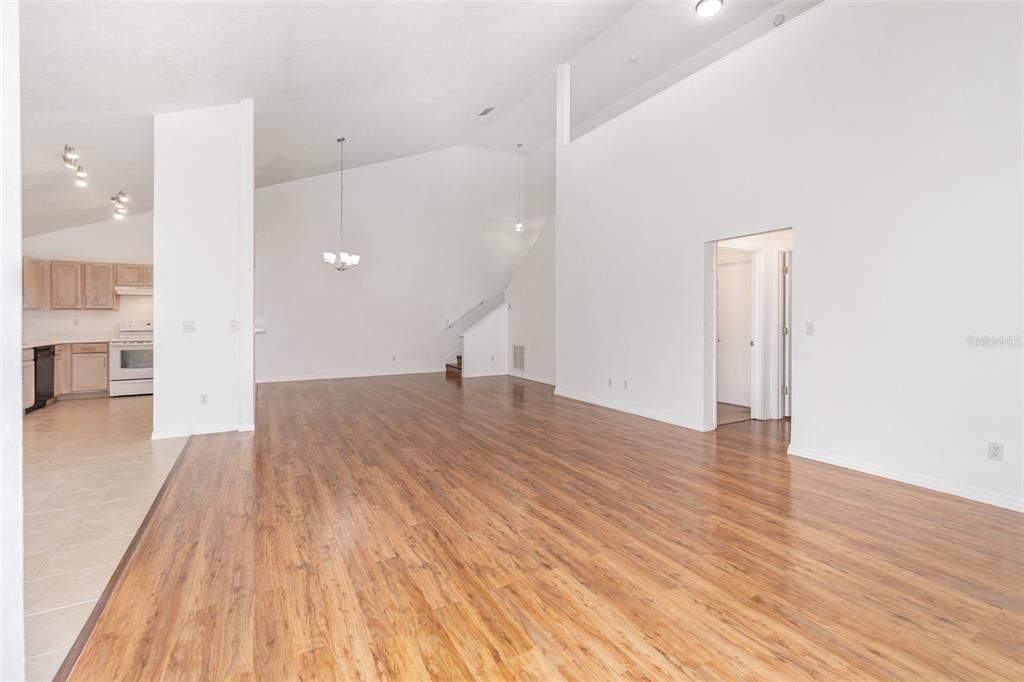 待售: $400,000 (3 贝兹, 2 浴室, 1955 平方英尺)