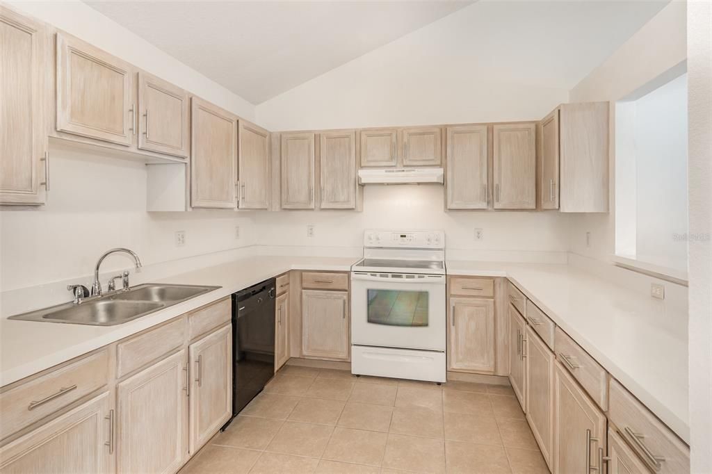 待售: $400,000 (3 贝兹, 2 浴室, 1955 平方英尺)