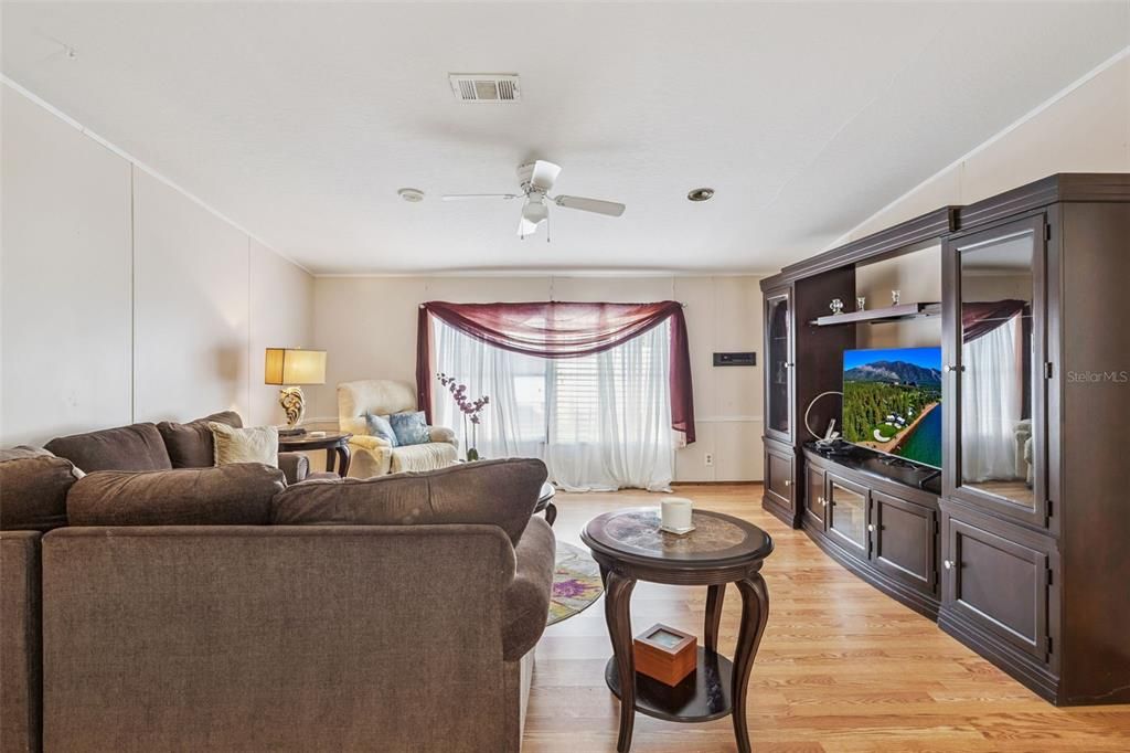 En Venta: $158,900 (3 camas, 2 baños, 1404 Pies cuadrados)