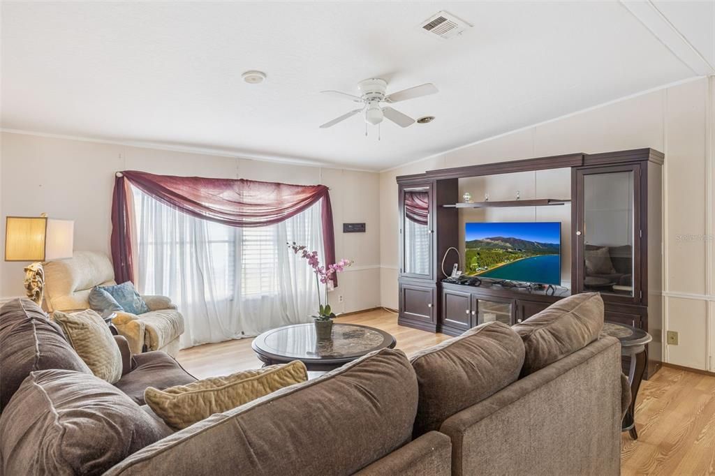 En Venta: $158,900 (3 camas, 2 baños, 1404 Pies cuadrados)