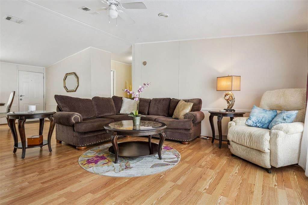 En Venta: $158,900 (3 camas, 2 baños, 1404 Pies cuadrados)