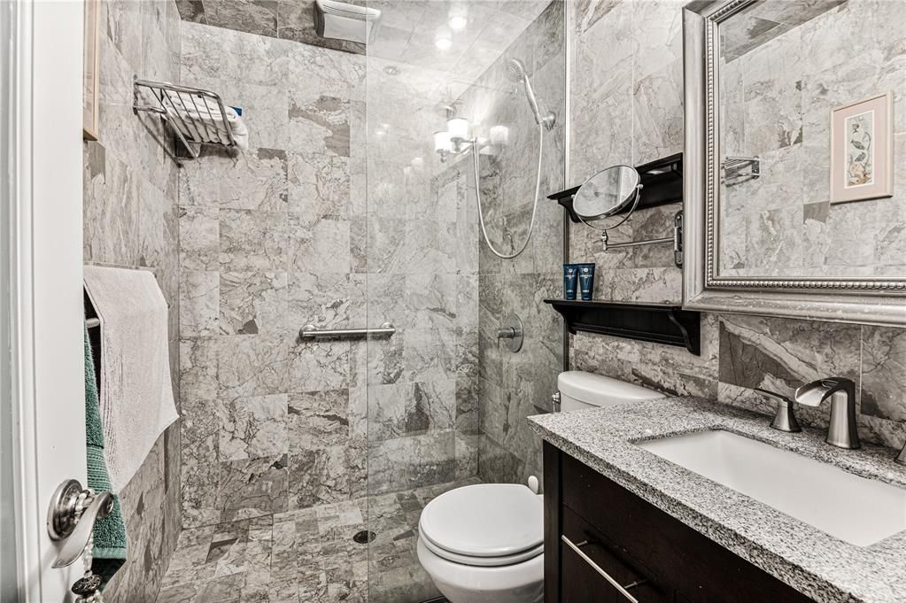 待售: $285,000 (2 贝兹, 2 浴室, 1180 平方英尺)