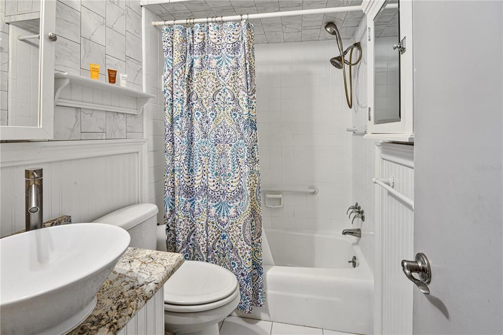 待售: $285,000 (2 贝兹, 2 浴室, 1180 平方英尺)